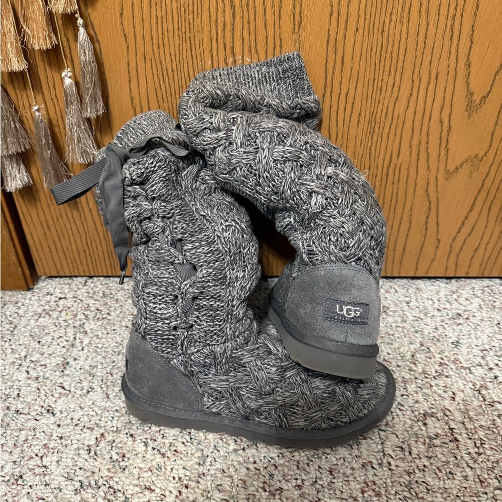 🔥Ugg Mahalya Cable Knit Boots Size 8🔥